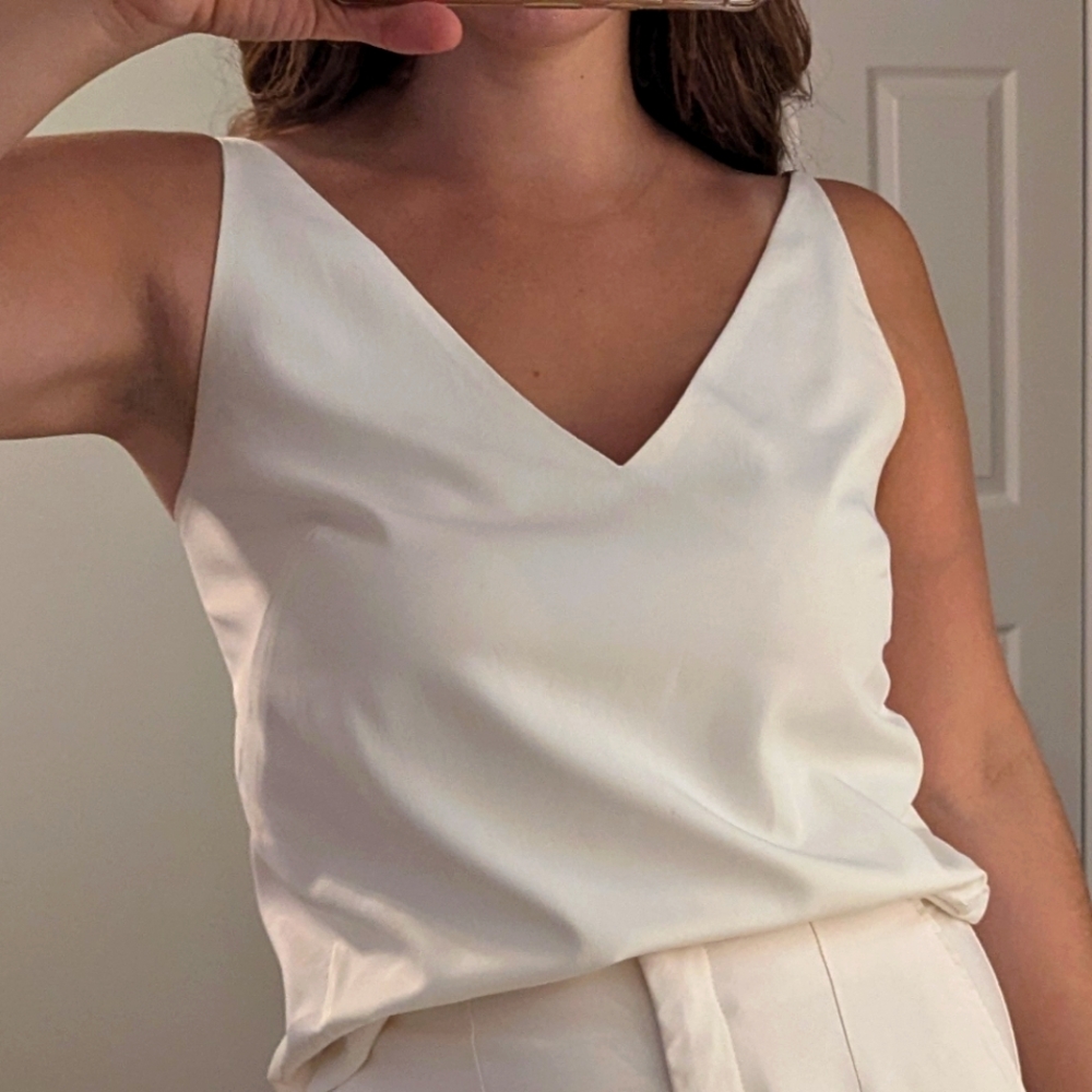 Banana Republic Elegant White/Cream Tank Top - Size S - Chic & Versatile